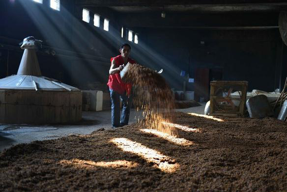 新店熱烈慶賀揚州酒神酒行開業(yè)大吉！